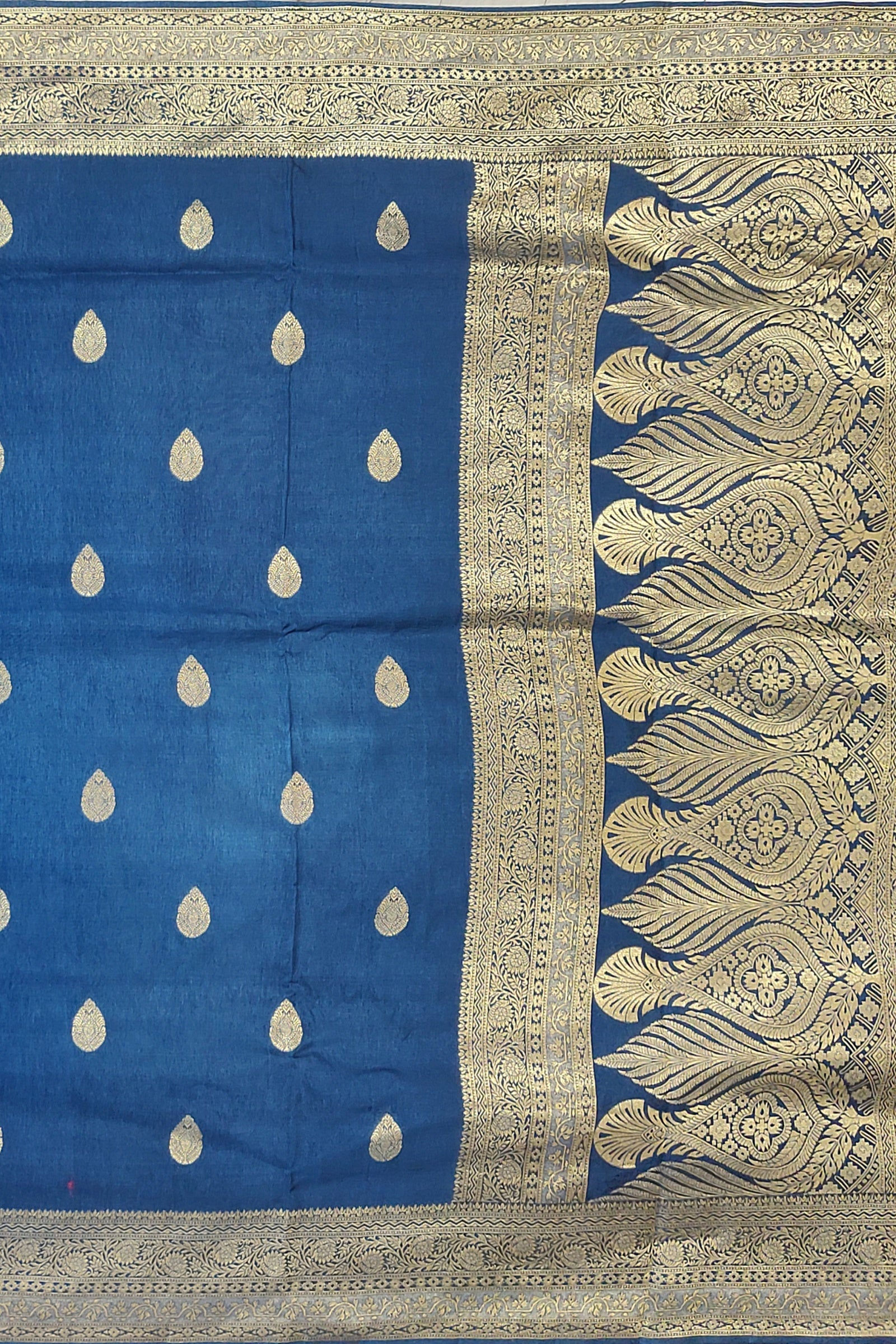 BANARAS SILK: Charming Firoza-colored Banaras dola silk saree
