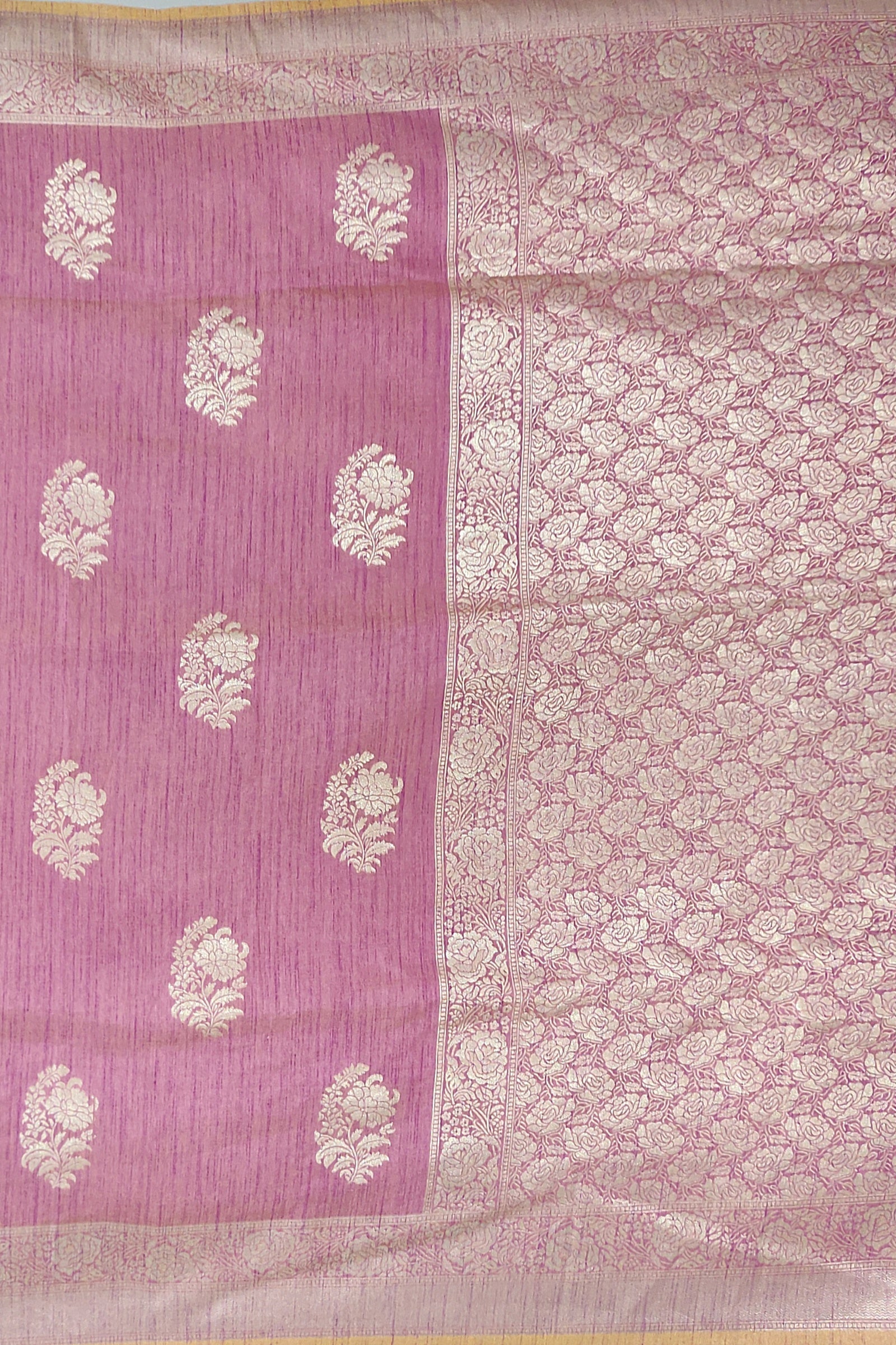 BANARAS SILK: Mesmerizing Banaras jute weaving saree